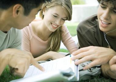 Årsstudiet.jpg-Studiekatalog-380px- Årsstudiet.jpg-Studiekatalog-380px-