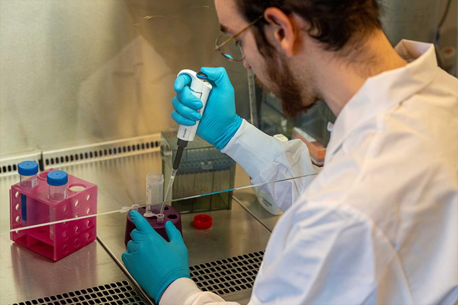  Bilde-Biomolecular Chemistry and Bioinformatics