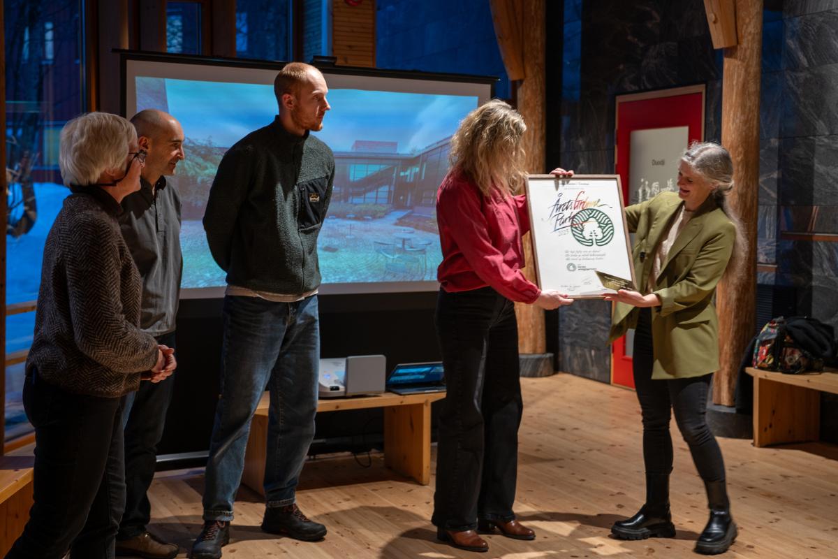 Prisoverrekkelse ÅRets grønne park 2025 UiT Norges arktiske universitet